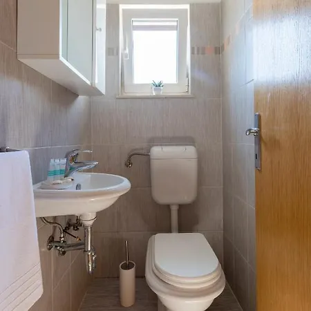 Apartment Vranjic *